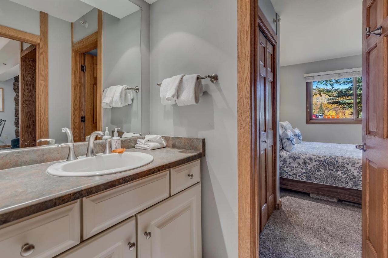 Laurelwood Condominiums 202 スノーマス・ビレッジ エクステリア 写真